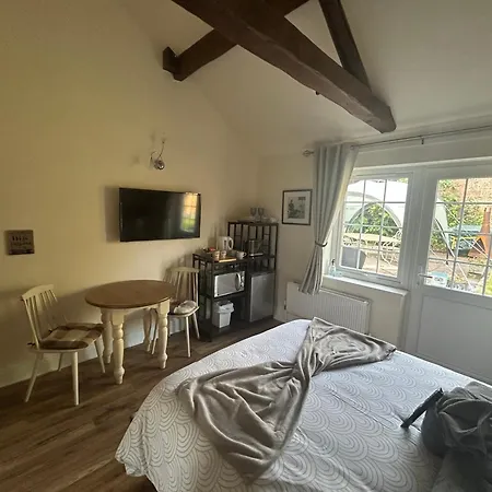 Hollyside بيت ضيافة