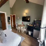 Guest house Hollyside 3*